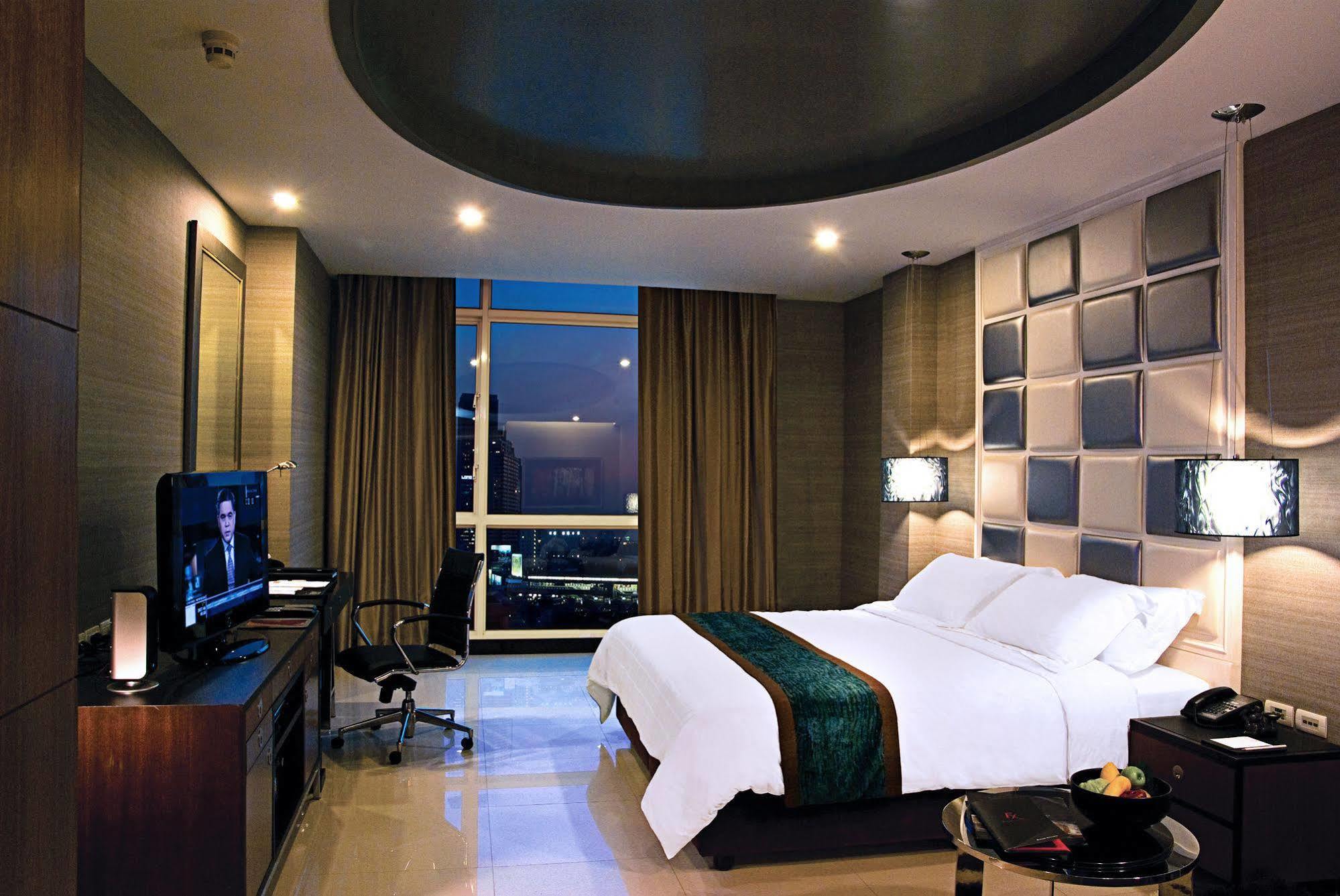 Отель Furamaxclusive Asoke, Бангкок Экстерьер фото